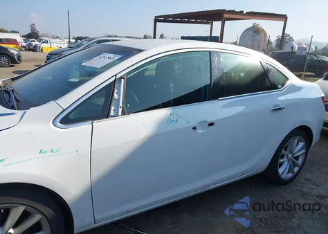2013 Buick Verano Leather Group из США, поврежденный, VIN 1G4PS5SK8D4203135